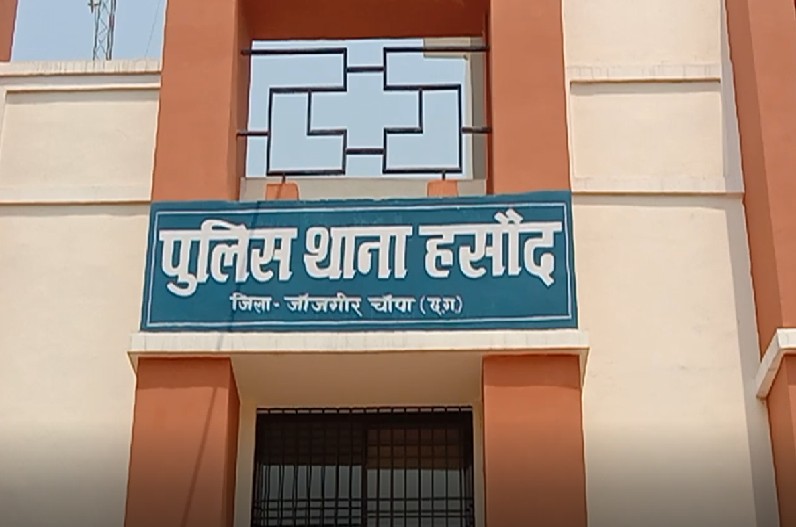 महिला से बात करना युवक को पड़ा महंगा, ग्रामीणों ने पीट-पीटकर उतारा मौत के घाट