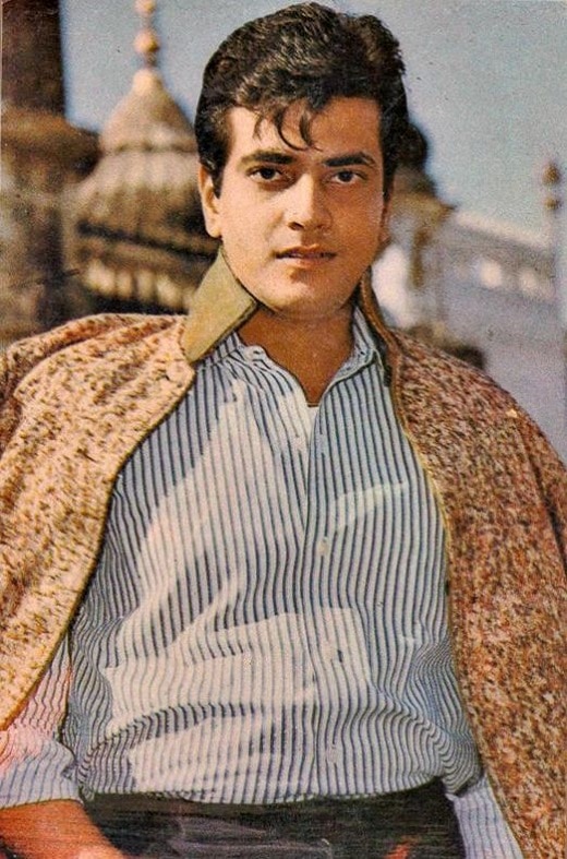 जितेंद्र भले ही आज फिल्मों से दूर हो लेकिन वे हिंदी फिल्मों के सबसे सफल सुपरस्टार रहे। एक टाइम में तो उनकी फिल्मों के सामने किसी भी स्टार की फिल्में नहीं चलती। जितेंद्र ने अब तक 209 से भी ज्यादा फिल्मों में बतौर एक्टर काम किया है इसमें से 69 उनकी फिल्में हिट रही हैं।