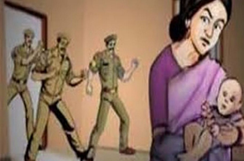 बच्चा चोरी का लगा आरोप, तो अर्धनग्न होकर ऐसी हरकत करने लगी महिला, CCTV में कैदी हुई करतूत