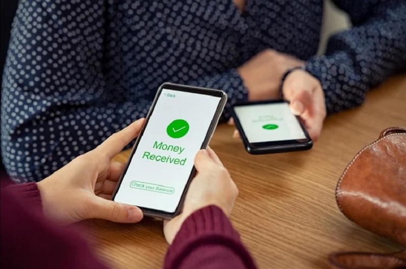 गलत बैंक अकाउंट में ट्रांसफर हो गया है पैसा तो… करें ये आसान सा काम, तुरंत मिल जाएगा कैश