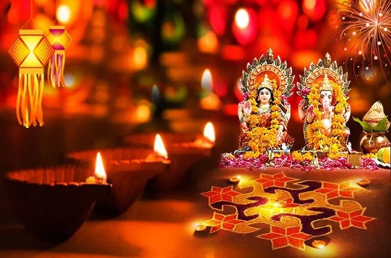 Diwali 2022: दिवाली के दिन इन मुहूर्त में करें माता लक्ष्मी की पूजा, धन-धान्य से भरा रहेगा घर