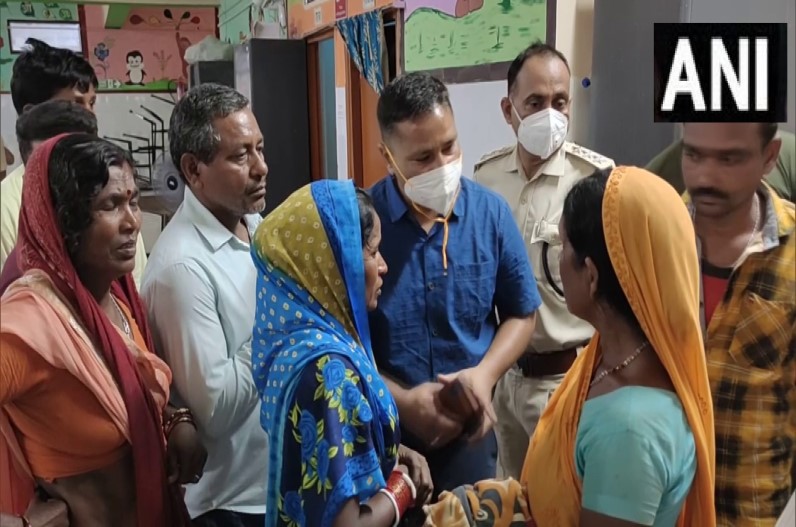 Girlfriend के साथ बिताना चाह रहा था जिंदगी! मना किया तो शादीशुदा आशिक ने युवती पर पेट्रोल छिड़क लगा दी आग