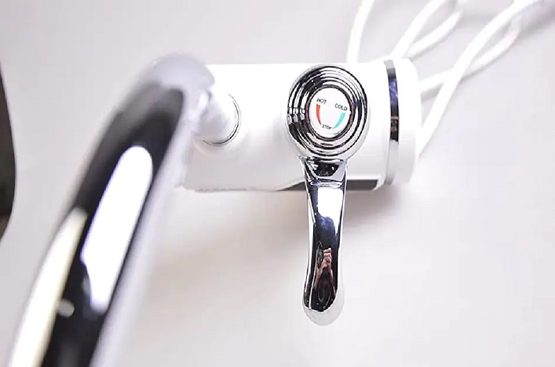 Instant Electric Water Heater: महज इतने रुपए में लगेगा ये डिवाइस, नल से निकलेगा गर्म पानी