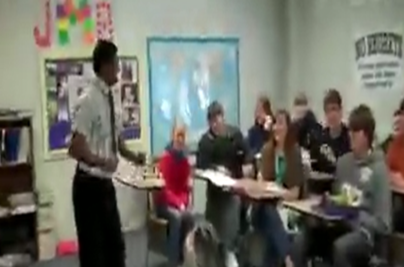 Math Teaching Viral video: गाने के अंदाज में पढ़ाई त्रिकोणमिती, विदेश में भारतीय टीचर का वायरल हो रहा ये वीडयो.. देखें वीडियो