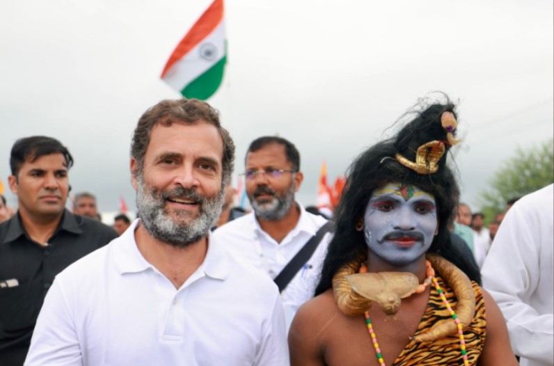 भारत जोड़ो यात्रा के दौरान प्रकट हुए ‘भोलेनाथ’, राहुल गांधी के साथ की पैदल यात्रा