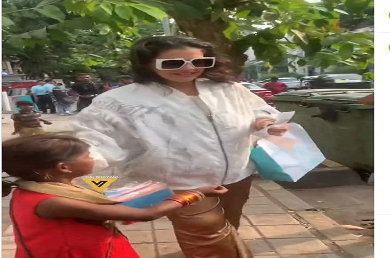 बुरी तरह ट्रोल हुईं काजोल..! पब्लिक के सामने कर दी ऐसी शर्मनाक हरकत, देखें वायरल वीडियो