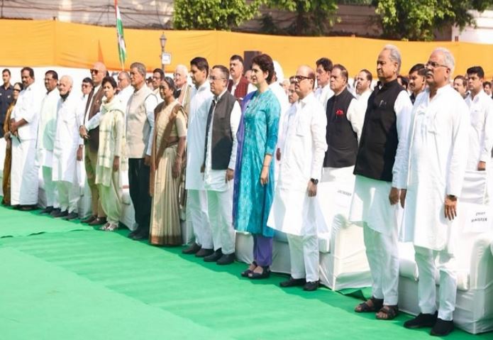 बड़ी खबर: खड़गे के अध्यक्ष बनते ही छत्तीसगढ़ प्रभारी पीएल पुनिया समेत, प्रदेश प्रभारी और महासचिवों ने सौंपा इस्तीफा