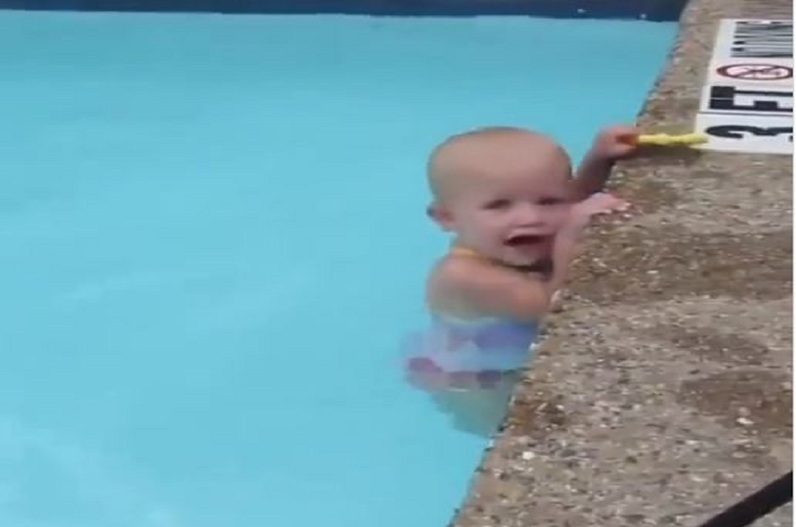 Baby Video Viral: महज 16 महीने के बच्चे से मां करवा रही थी ऐसा काम, वायरल वीडियो देख आंखें मलते रह जाएंगे आप