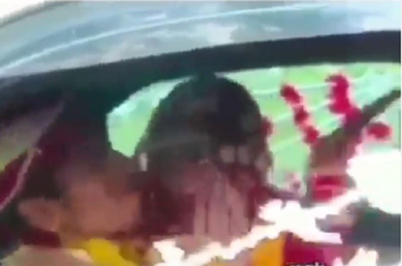 bride slapped the groom as soon sat in car