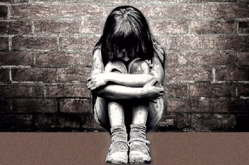 8 year old girl was raped by uncle; 8 साल की मासूम से दुष्कर्म, चाचा ने जंगल में ले जाकर पूरी की हवस, पीड़िता की हालत गंभीर