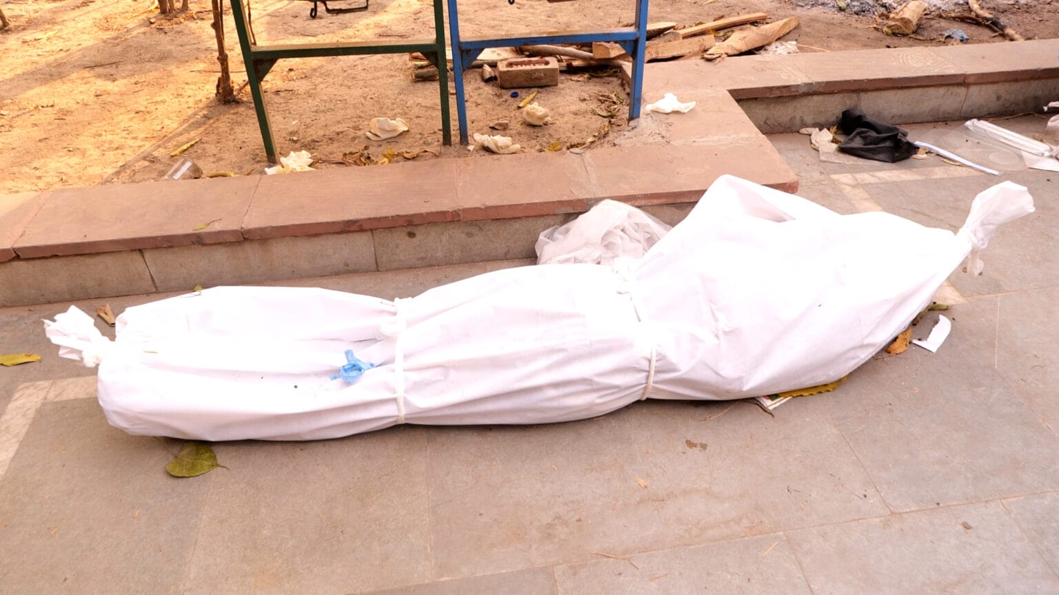 थाने में ही महिला सिपाही की इस हालत में मिली लाश, वारदात से पुलिस विभाग में मचा हड़कंप