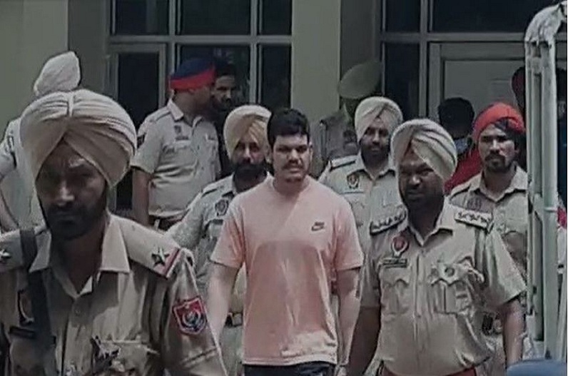 Accused gangster Deepak Tinu escapes from police custody