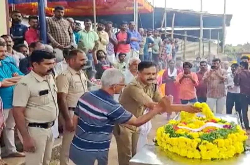 Amazing news: नहीं रहा मंदिर का रखवाला मगरमच्छ, 70 साल से मांस नहीं सिर्फ प्रसाद खाता था