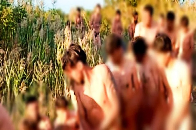 मानवता शर्मसार: प्रवासियों के साथ ‘गंदी हरकत’, इस देश के बॉर्डर पर निर्वस्त्र मिले 92 लोग, मंत्री ने कहा- शर्म करो!