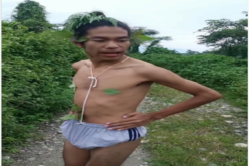बोल्डनेस के मामले में इस लड़के ने उर्फी जावेद को भी छोड़ा पीछे, शरीर पर सिर्फ पत्ते लटकाकर बनाया वीडियो