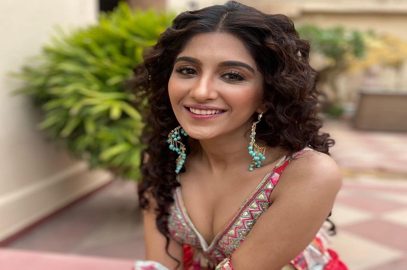 ‘हुस्न की परी’ से कम नहीं ये कुड़ी, कातिलाना अदाओं से बिखेर रही जलवे, देखें तस्वीरें