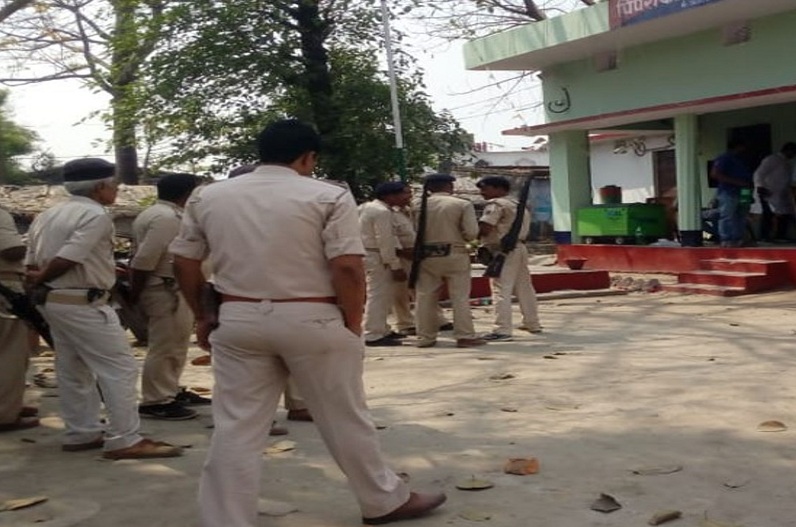 छापा मारने गई टीम पर पथराव, जख्मी हुए पुलिसकर्मी, अवैध रूप से चल रहा था ये घिनौना काम