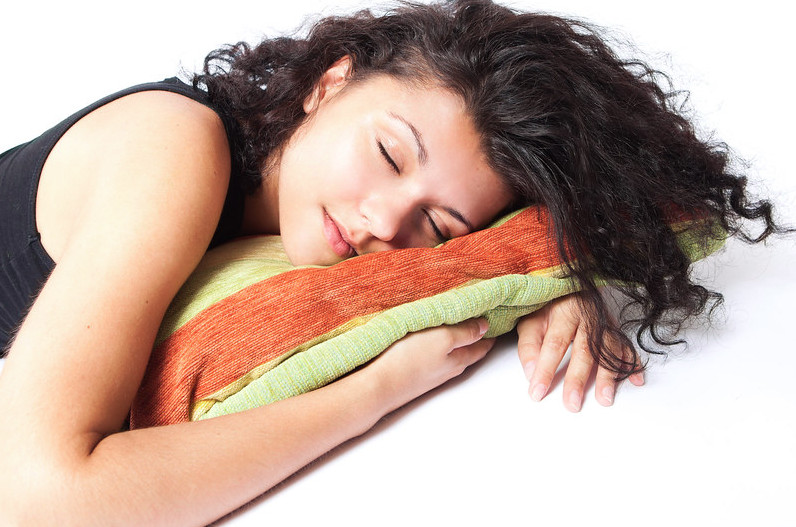 Too much sleeping is harmful; जरूरत से ज्यादा सोना है खतरनाक, बना सकता है कई बीमारियों का मरीज