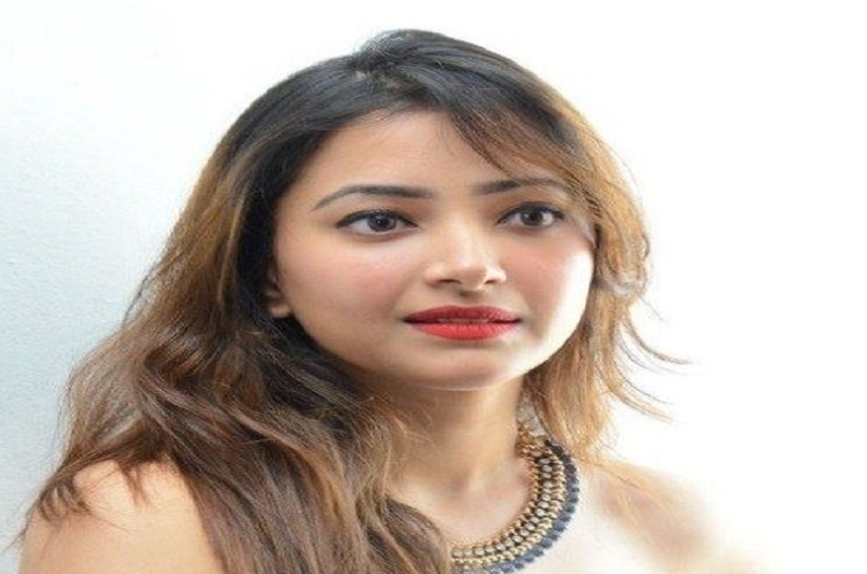 जिस्मफरोशी का कारोबार करते पकड़ी गई बॉलीवुड की ये टॉप एक्ट्रेस!