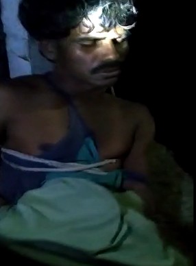 फसल चोरी के आरोप में एक युवक को दी गई तालिबानी सजा, मार – मार कर किया अधमरा, वीडियो हुआ वायरल