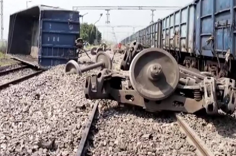 29 coaches of the derailed train