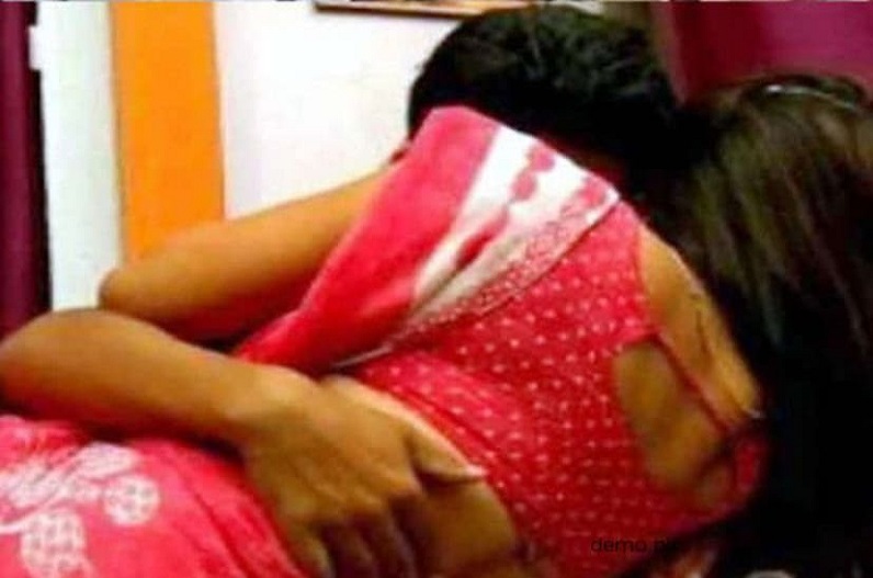 सरकारी क्वार्टर में कई घंटे लड़की के साथ ऐसा काम कर रहा था आरक्षक, आ रही थी ऐसी-ऐसी आवाजें, भड़के लोगों ने कर दिया थाने का घेराव