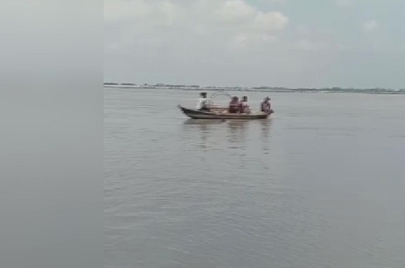 नदी में डूबे 7 बच्चे, 2 को निकाला गया बाहर, 5 की तलाश जारी…