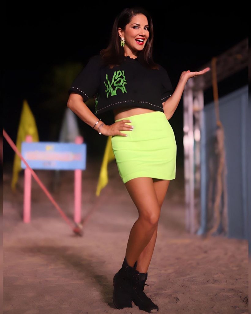 सनी लियोन अपनी ग्लैमरस और खूबसूरत अदाओं को लेकर हमेशा सुर्खियों में बनी रहती हैं।