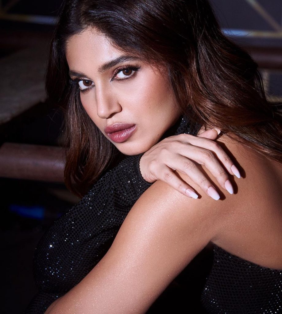 Bhumi Pednekar showed her glamorous style in a gleaming black dress, fans were heartbroken after seeing her killer pictures