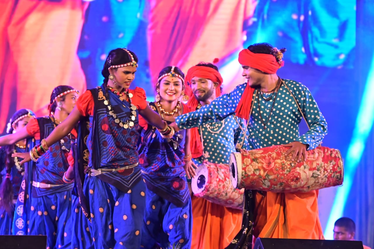 यह ऐसा नृत्य है जिसकी चर्चा केवल छत्तीसगढ़ में ही नहीं बल्कि पूरी दुनिया में आज भी जानी और पहचानी जाती है।