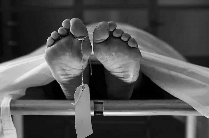 Attackers shot dead a school director in Tarwa area of Azamgarh district