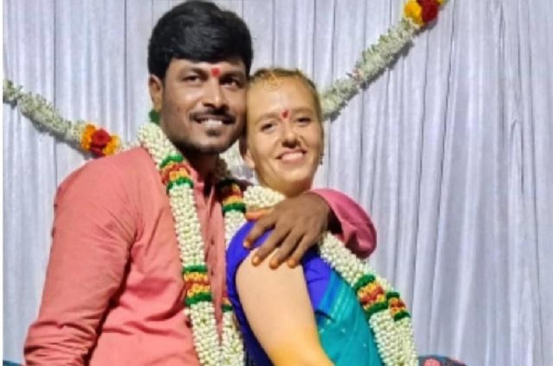 ऑटो ड्राइवर के प्यार में पागल हुई विदेशी लड़की, भारत आकर रचाई शादी