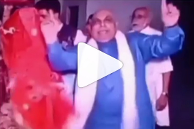 Viral Video:बेटी की विदाई में जमकर नाचता दिखा पिता, वीडियो देख यूजर्स ने लिखा…”एडमिन के पप्पा”…देखें वीडियो