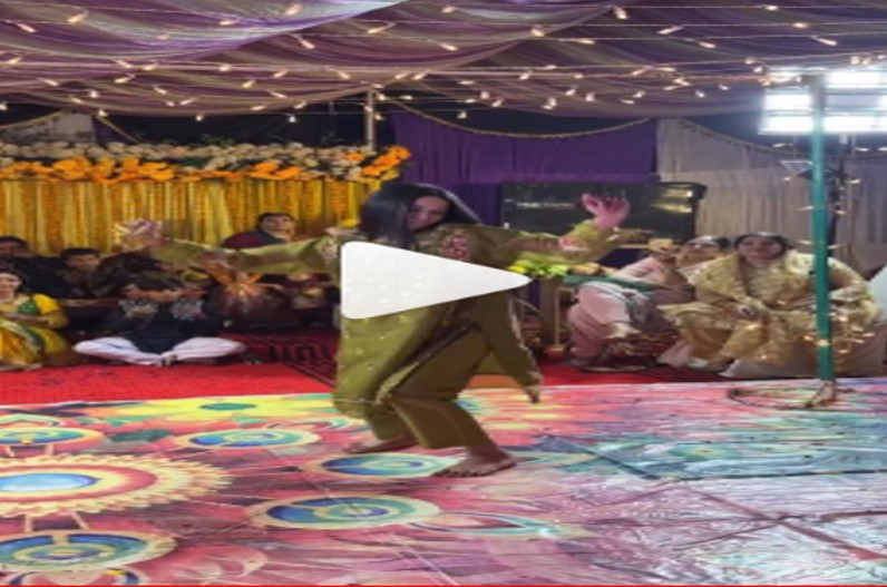 पाकिस्तानी लड़की का डांस वीडियो वायरल, गजब डांस मूव्स के साथ दिखा बोल्ड लुक…. देखें