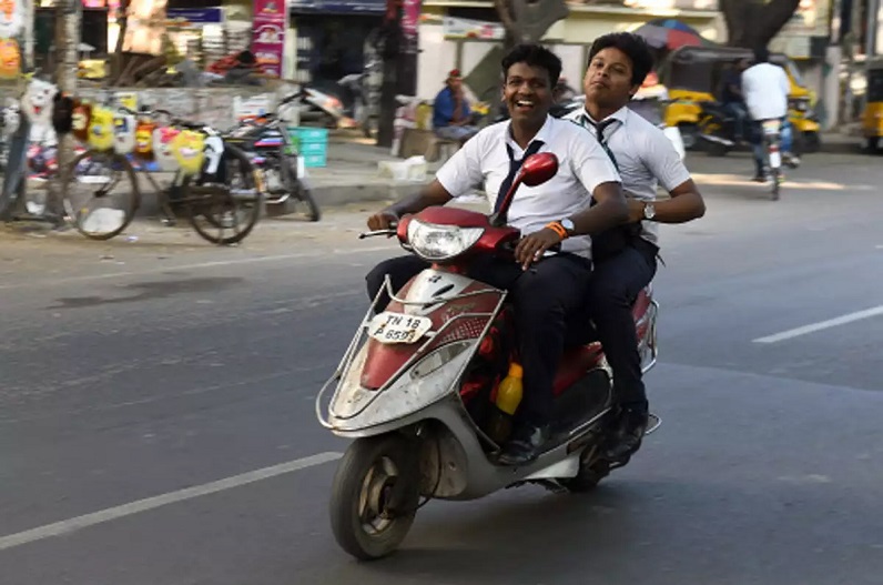 Janjgir Deo Bans bike car to school student