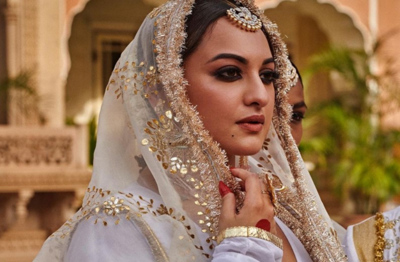 सोनाक्षी सिन्हा खान परिवार की बहू बनने को तैयार…दुल्हन के ड्रेस में आईं नजर, जानिए कौन है दूल्हा?