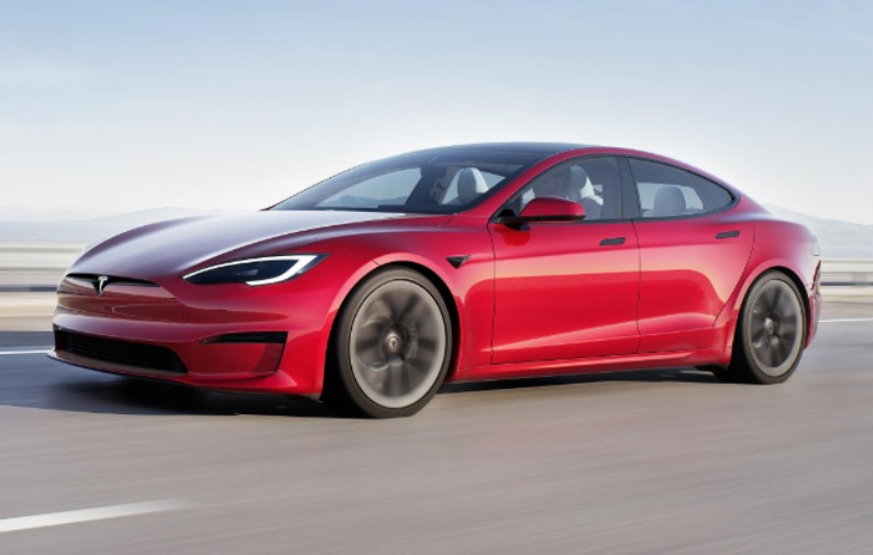 Tesla की गाड़ियों के सॉफ्टवेयर में गड़बड़ी, 3 लाख से अधिक वाहनों को कंपनी ने बुलाए वापस