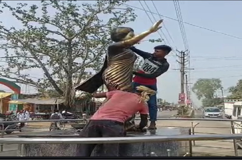 Indira Gandhi statue