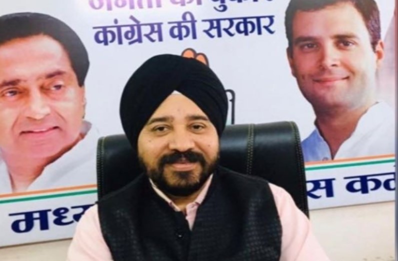 दांडी यात्रा करते रह गए राहुल गांधी, इधर प्रदेश के दिग्गज कांग्रेस नेता ने पार्टी का हाथ छोड़ ​थाम लिया ‘कमल’