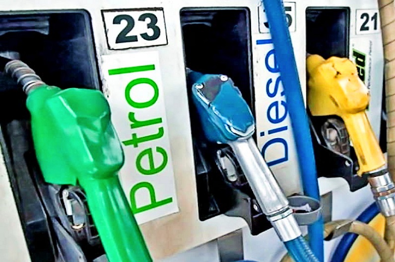 Petrol-Diesel Price Today: खुशखबरी! गिर गए डीजल-पेट्रोल के दाम, देखें आपके राज्य में कितने रुपए की हुई कटौती