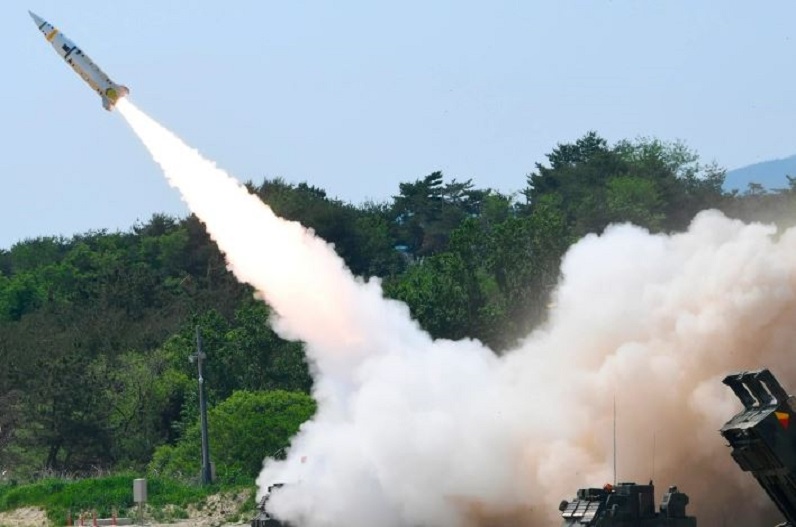 अब इन दो पड़ोसी देशों के बीच शुरू होगा युद्ध, एक दूसरे के जवाब में दाग रहे दनादन मिसाइलें