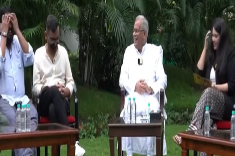 पंचायत वेब सीरीज के कलाकारों  के साथ चर्चा कर रहे सीएम भूपेश, इन मुद्दों पर करेंगे बात…