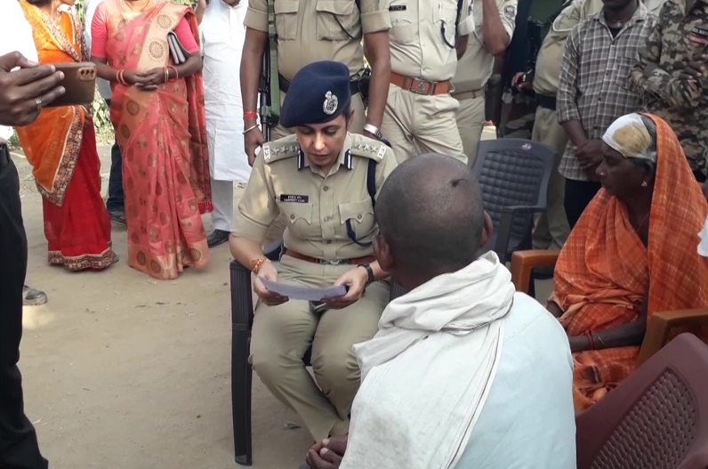 दरिंदगी की सारी हदे पार, डायन बताकर महिला के साथ की बदसलूकी, घर को जलाया, फिर….