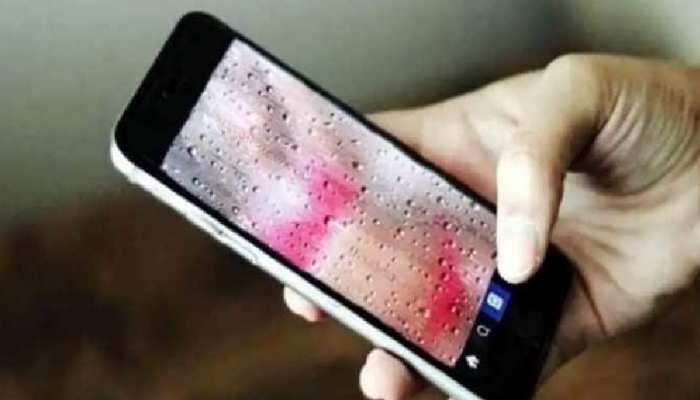 नाबालिग लड़की के साथ खुद का बनाया अश्लील वीडियो, फिर सोशल मीडिया पर किया अपलोड