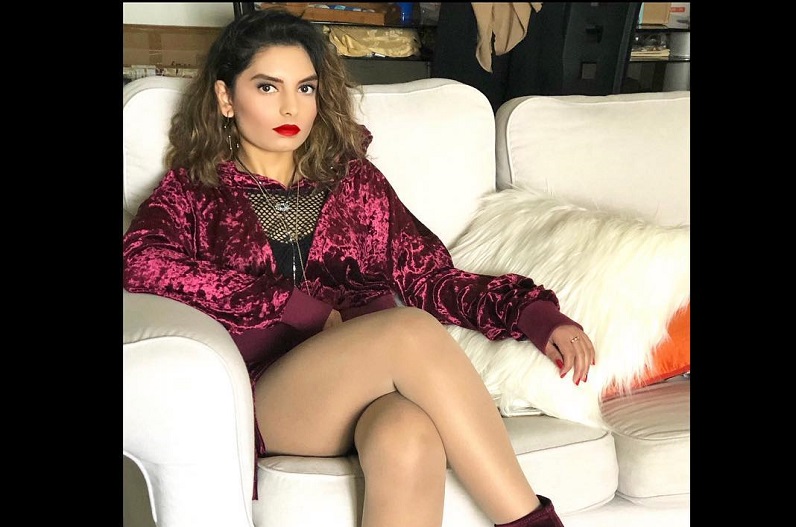 Kumar Sanu की बेटी शैनन करने वाली हैं बॉलीवुड डेब्यू, फिल्म से पहले देखें ग्लैमरस तस्वीरें