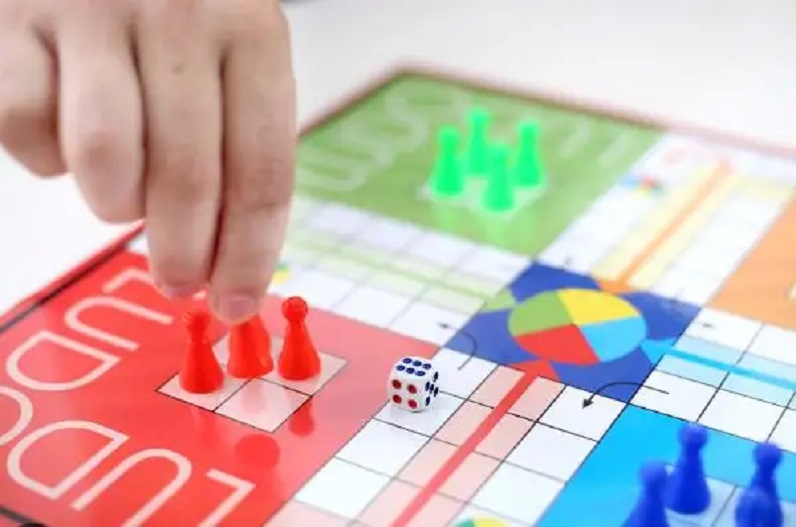 Woman lost herself in gambling of Ludo: