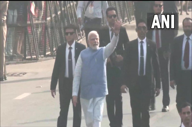 PM Modi did a roadshow