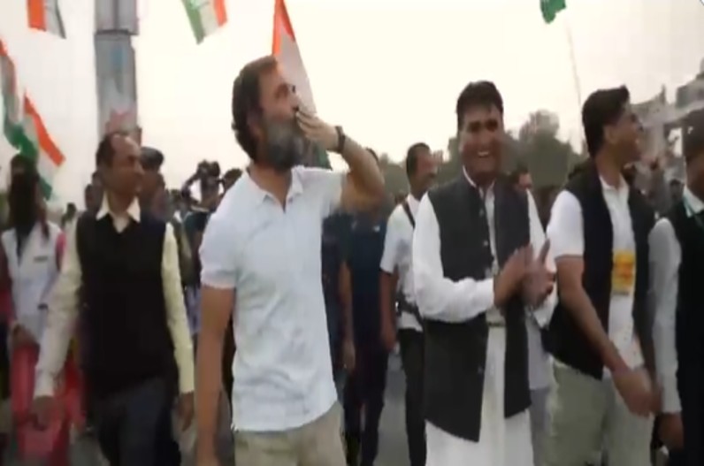 Rahul Gandhi Flying Kiss Viral Video