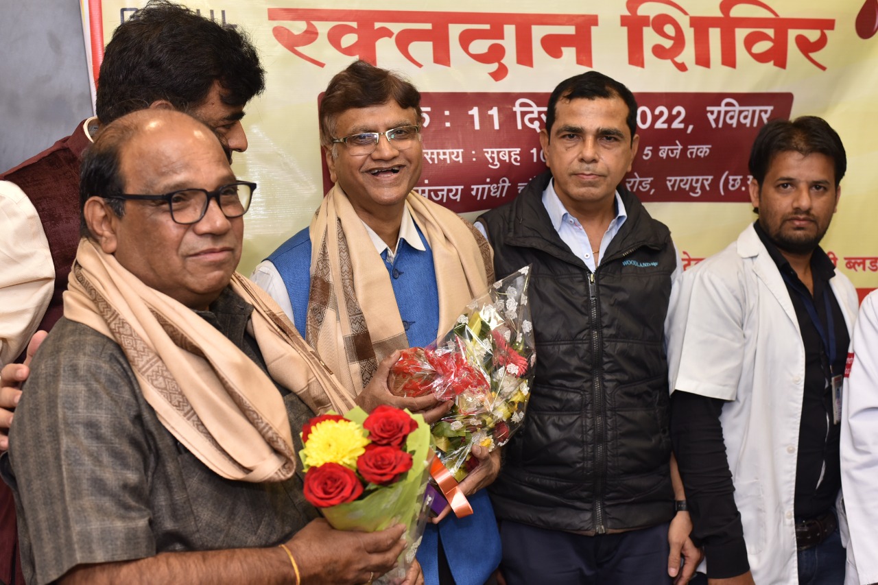 शिविर में कृष्णा सिंधु चेरिटेबल ट्रस्ट - थैलेसिमिया यूनिट के गुरमुख आहूजा और मंजीत सिंह आहूजा का उल्लेखनीय सहयोग रहा।