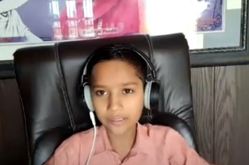 तो ये है ‘गूगल बॉय’, जिसके आगे गूगल भी है फैल, 13 साल की उम्र बनाई खास पहचान तो ये है ‘गूगल बॉय’, जिसके आगे गूगल भी है फैल, 13 साल की उम्र बनाई खास पहचान